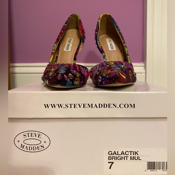 STEVE MADDEN; size 7 - Picture 2 of 2